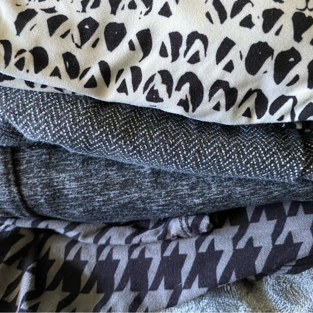 Lot 4 Pairs of Leggings in Neutral Colours 2X XXL